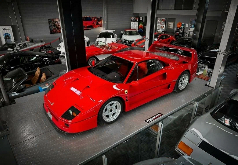 Самая дорогая Ferrari появилась на Авто.ру за 300 млн рублей. Из них 55 млн рублей дилер хочет за доставку в Россию